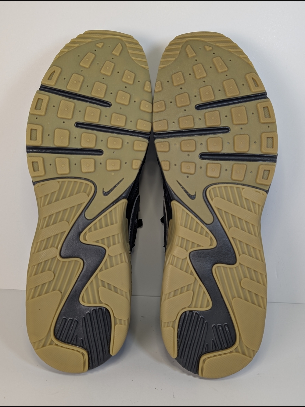 Nike Air Max Excee Black Gum Men’s Size 11 - Picture 8 of 9